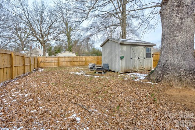 402 N Salisbury Avenue, Spencer, NC 28159