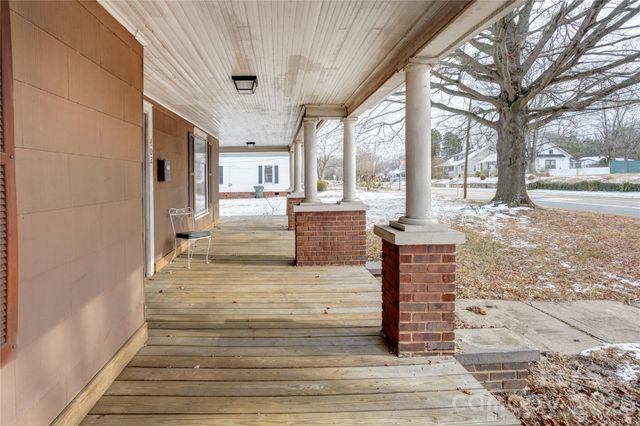 402 N Salisbury Avenue, Spencer, NC 28159