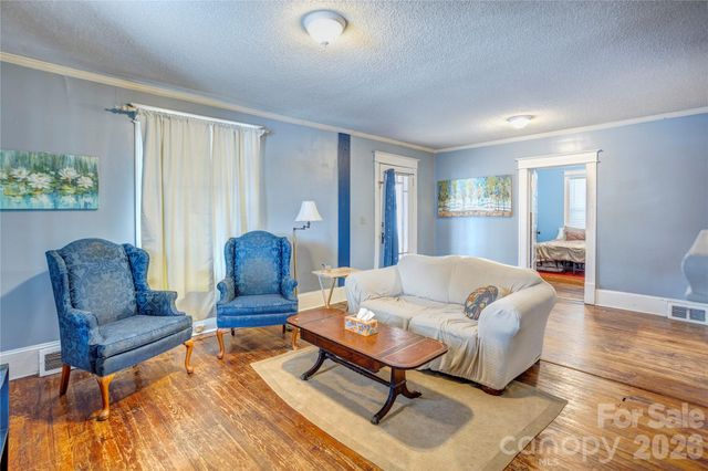 402 N Salisbury Avenue, Spencer, NC 28159