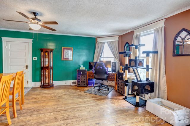 402 N Salisbury Avenue, Spencer, NC 28159