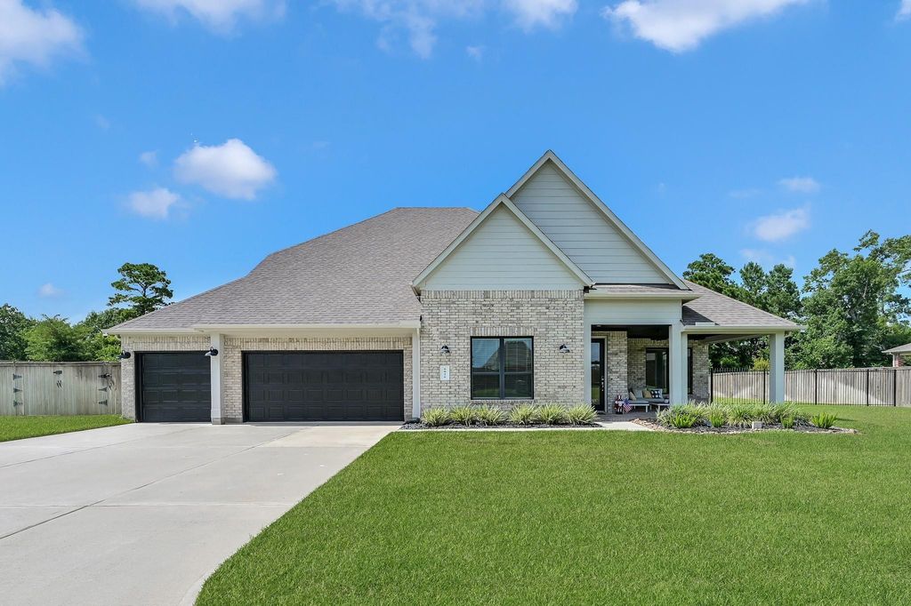 6026 Leeward Island Drive, Conroe, TX 77304