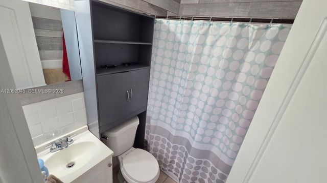 1430 NW 7th St, Fort Lauderdale, FL 33311