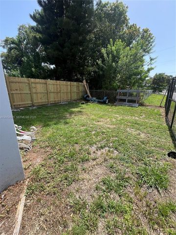 1430 NW 7th St, Fort Lauderdale, FL 33311
