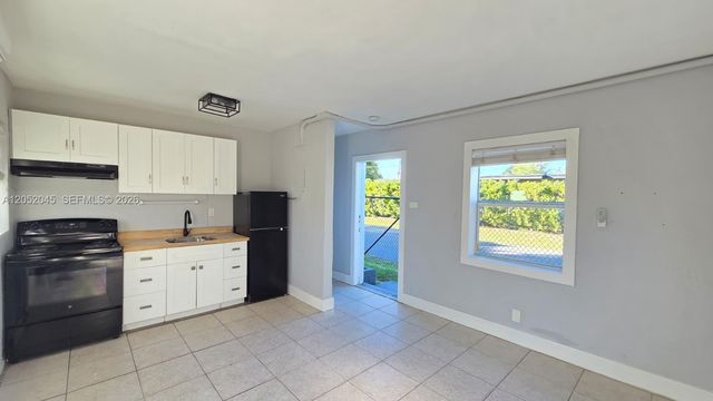 1430 NW 7th St, Fort Lauderdale, FL 33311