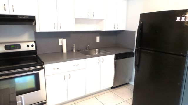 5227 SW 94th Avenue, Cooper City, FL 33328