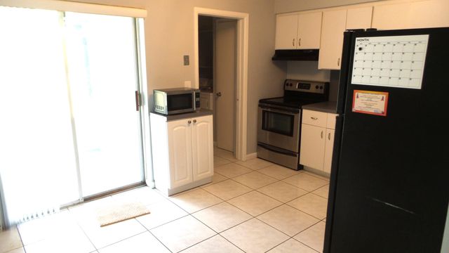 5227 SW 94th Avenue, Cooper City, FL 33328