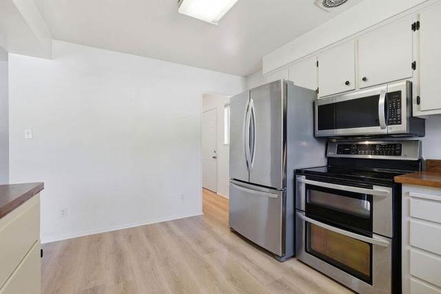 6298 Fairview Dr, Pollock Pines, CA 95726