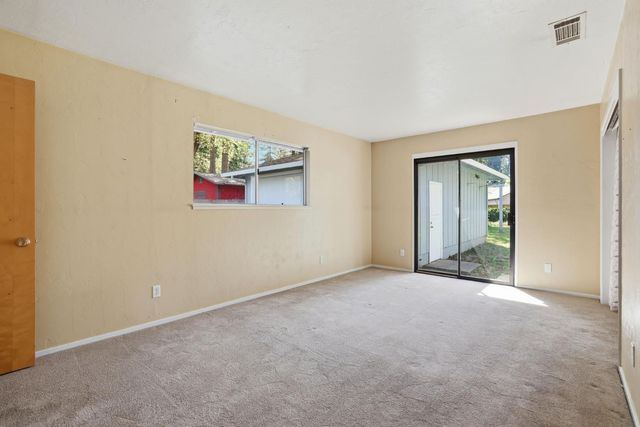 6298 Fairview Dr, Pollock Pines, CA 95726