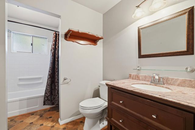 6298 Fairview Dr, Pollock Pines, CA 95726