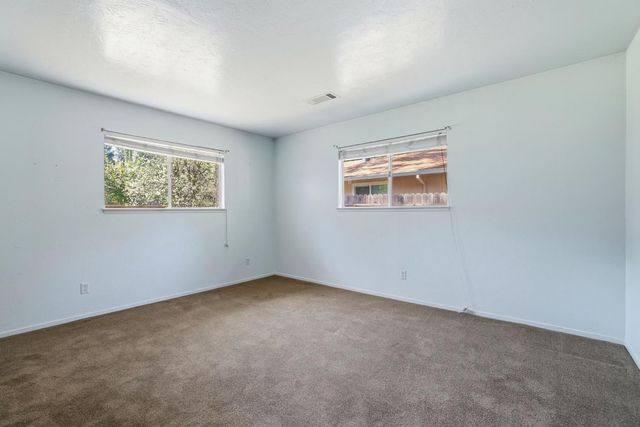 6298 Fairview Dr, Pollock Pines, CA 95726