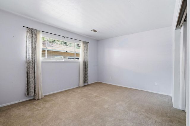 6298 Fairview Dr, Pollock Pines, CA 95726