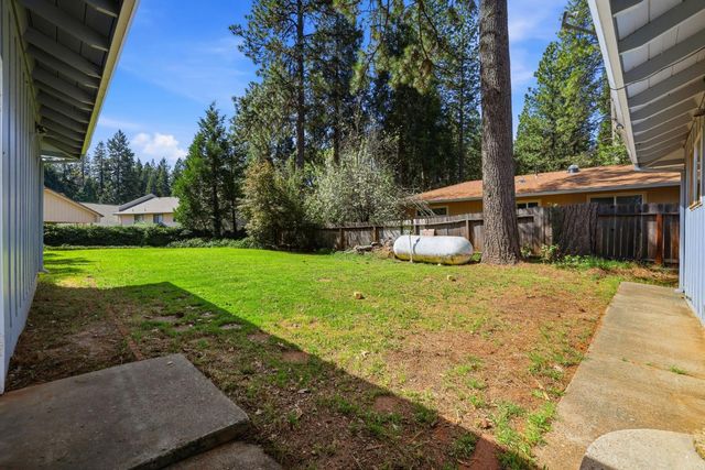 6298 Fairview Dr, Pollock Pines, CA 95726