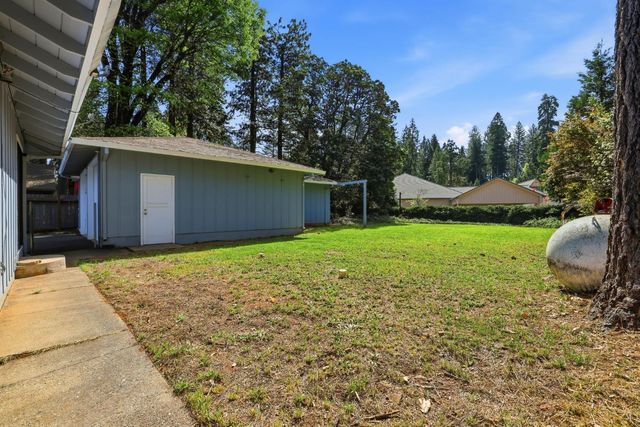 6298 Fairview Dr, Pollock Pines, CA 95726