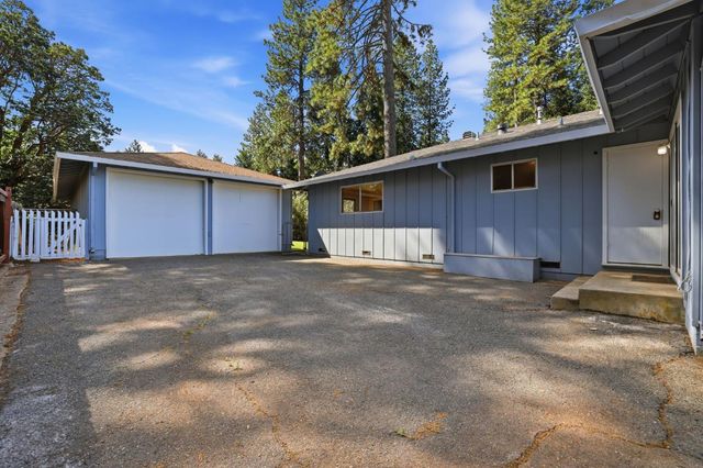 6298 Fairview Dr, Pollock Pines, CA 95726