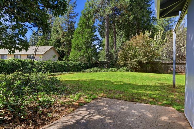 6298 Fairview Dr, Pollock Pines, CA 95726