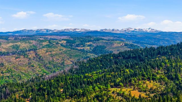 6298 Fairview Dr, Pollock Pines, CA 95726