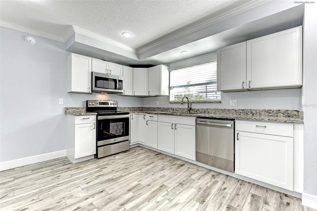 1106 SOUTHERN PINE LANE, Sarasota, FL 34243