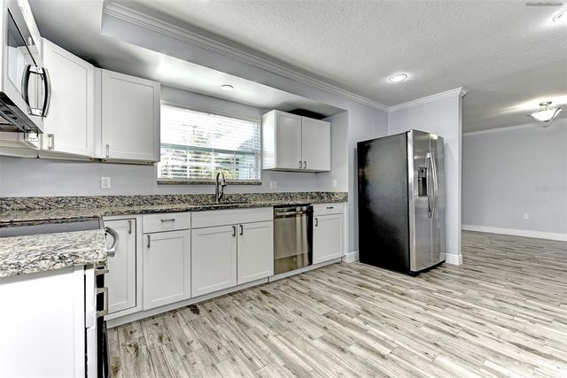 1106 SOUTHERN PINE LANE, Sarasota, FL 34243