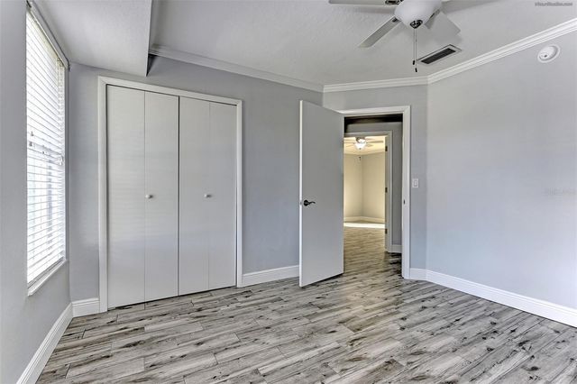 1106 SOUTHERN PINE LANE, Sarasota, FL 34243