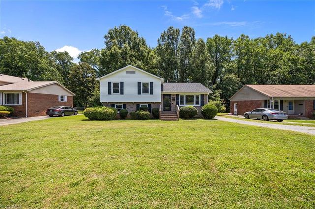 2957 Bainbridge Drive, Winston-salem, NC 27105