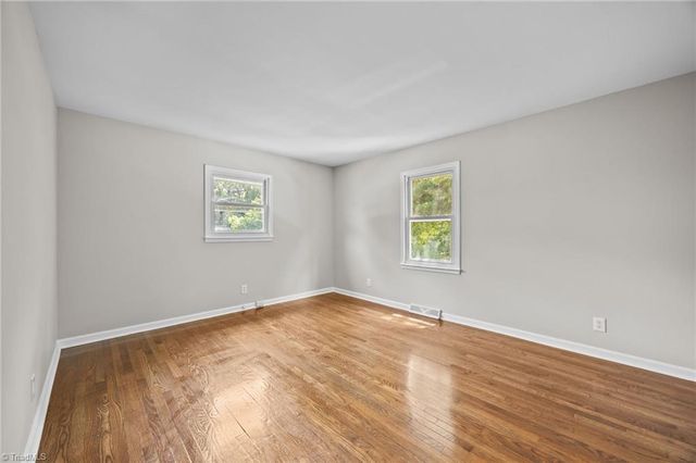 2957 Bainbridge Drive, Winston-salem, NC 27105