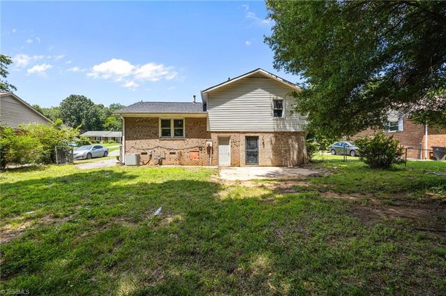 2957 Bainbridge Drive, Winston-salem, NC 27105