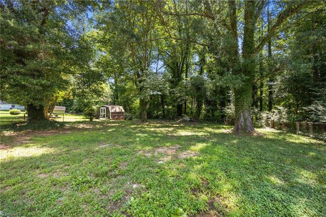 2957 Bainbridge Drive, Winston-salem, NC 27105