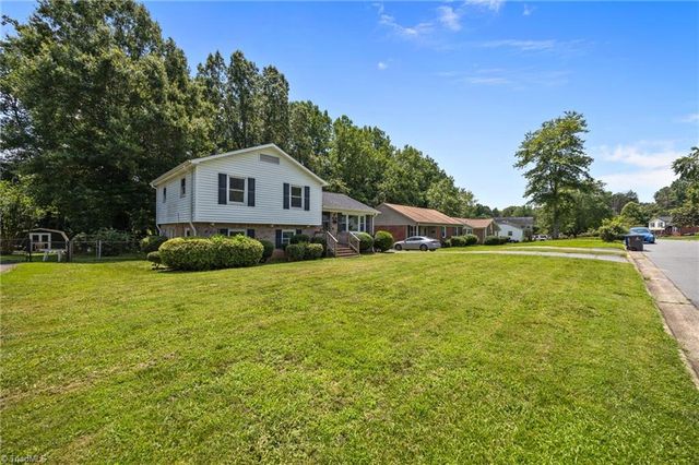 2957 Bainbridge Drive, Winston-salem, NC 27105