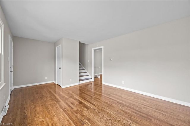 2957 Bainbridge Drive, Winston-salem, NC 27105