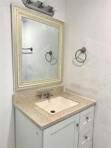 421 Sidney Street 1, Houston, TX 77003
