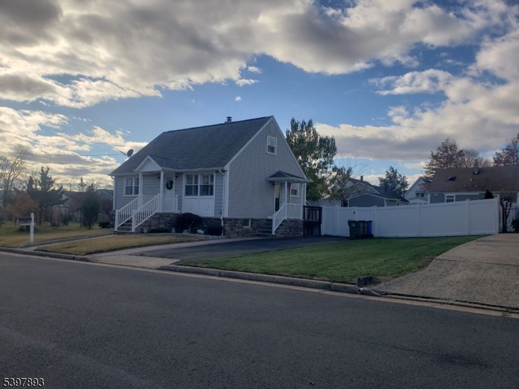 214 Irene St, Linden City, NJ 07036