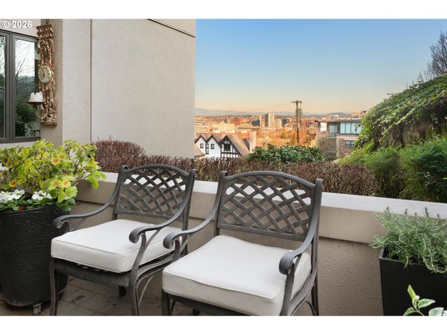 750 Nw WESTOVER Sq, Portland, OR 97210