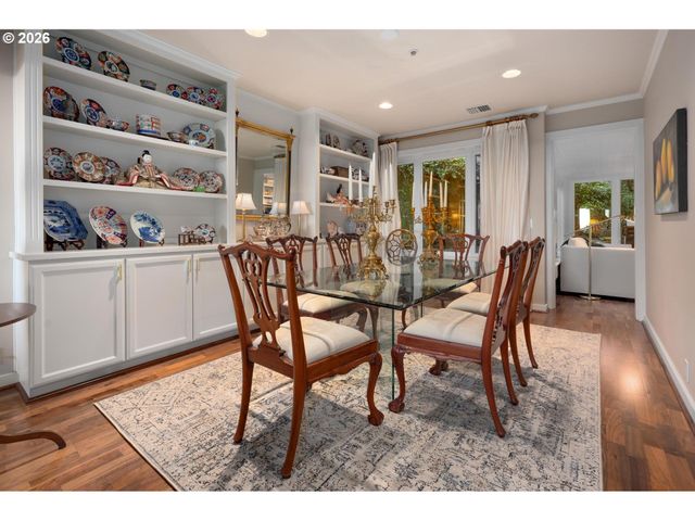 750 Nw WESTOVER Sq, Portland, OR 97210