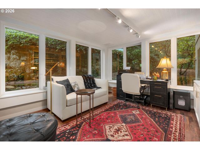 750 Nw WESTOVER Sq, Portland, OR 97210