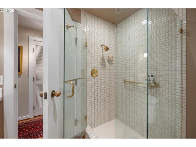 750 Nw WESTOVER Sq, Portland, OR 97210