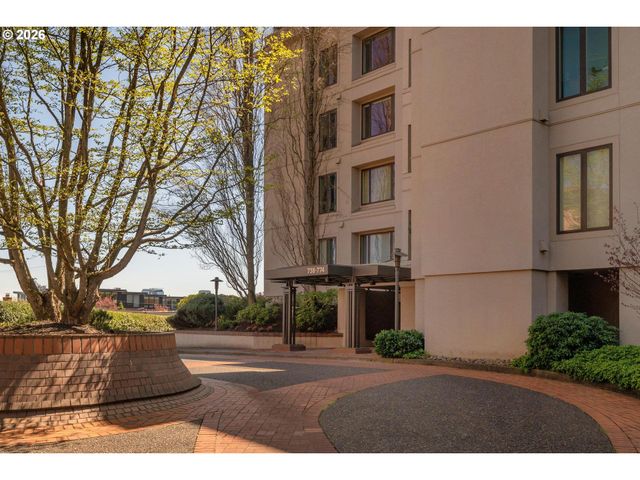 750 Nw WESTOVER Sq, Portland, OR 97210