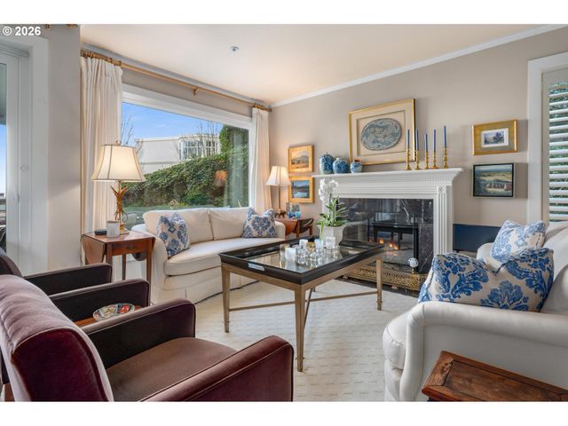 750 Nw WESTOVER Sq, Portland, OR 97210