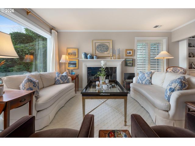 750 Nw WESTOVER Sq, Portland, OR 97210