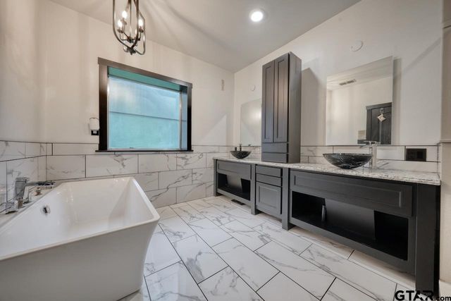 2150 W Cr 152, Tyler, TX 75703
