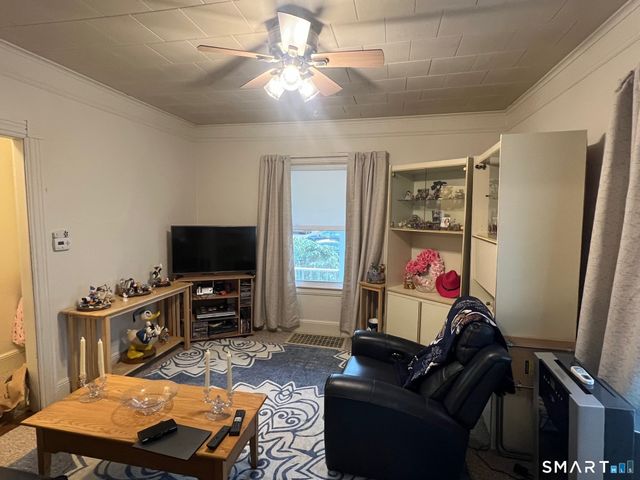 13 Moss Street, Stonington, CT 06379