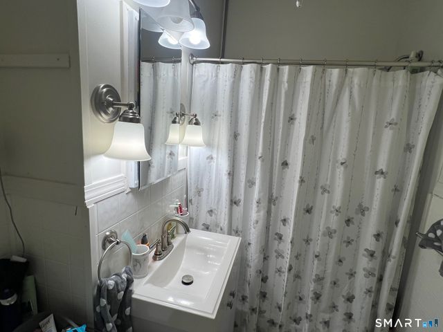 13 Moss Street, Stonington, CT 06379