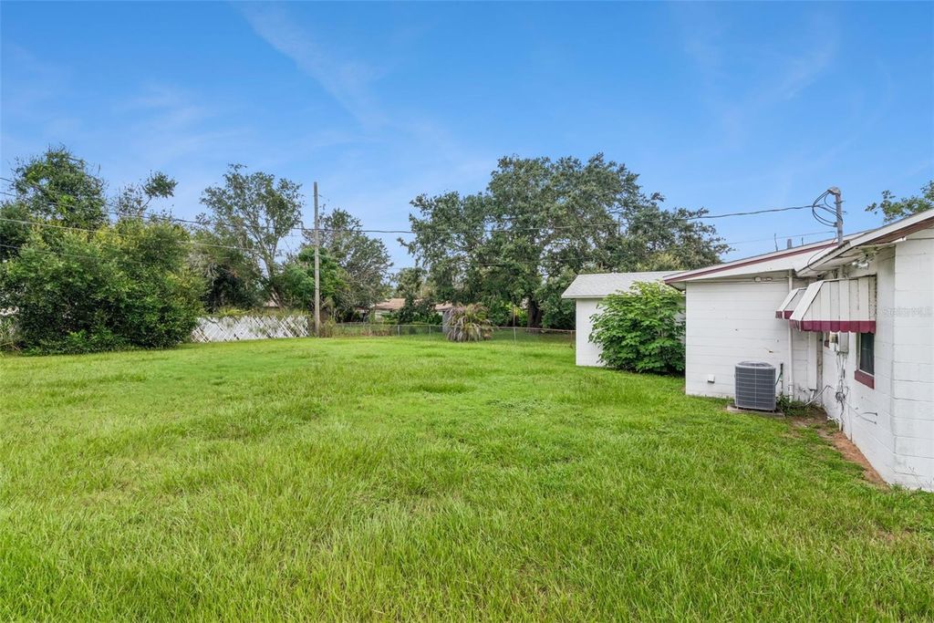 Image 21 of property listing at 918 S GOLDWYN AVENUE, Orlando, FL 32805