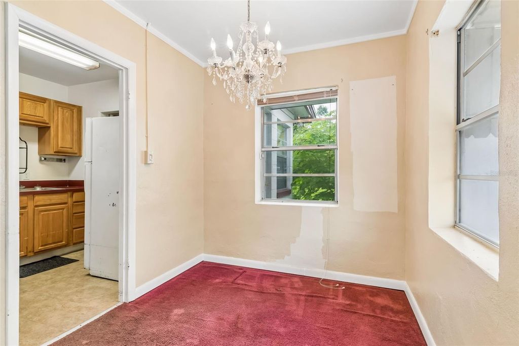 Image 10 of property listing at 918 S GOLDWYN AVENUE, Orlando, FL 32805
