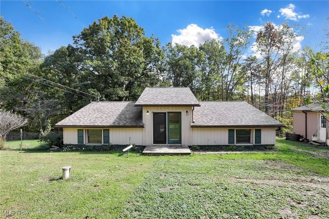 852 Wallace Road, Little Hocking, OH 45742