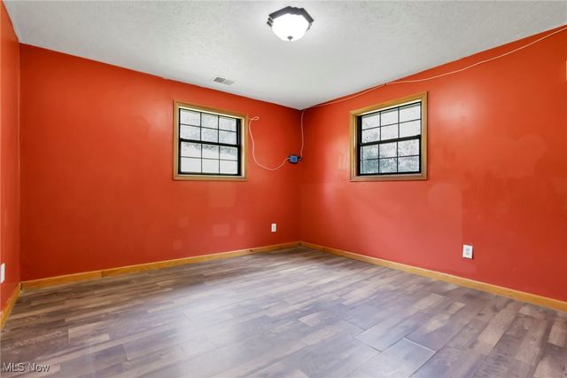 852 Wallace Road, Little Hocking, OH 45742
