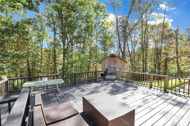 852 Wallace Road, Little Hocking, OH 45742
