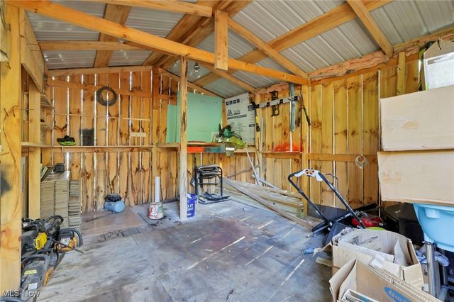 852 Wallace Road, Little Hocking, OH 45742