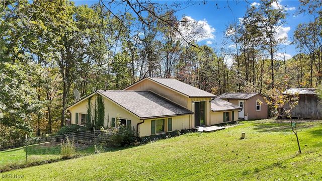 852 Wallace Road, Little Hocking, OH 45742
