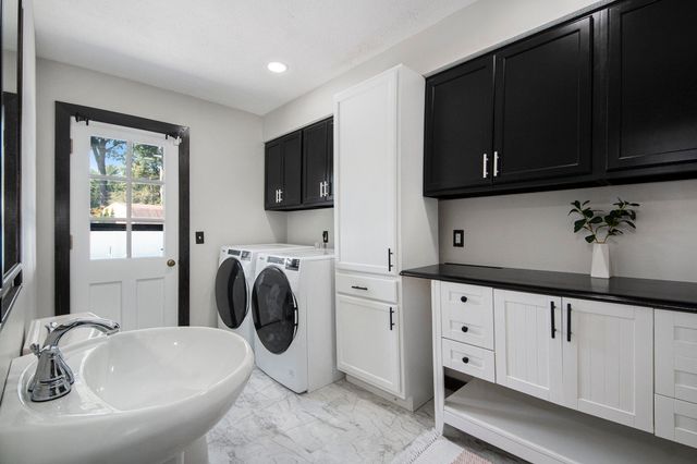 4085 Quainton Road, Norton Shores City, MI 49441