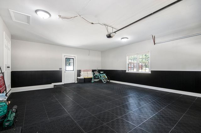 4085 Quainton Road, Norton Shores City, MI 49441